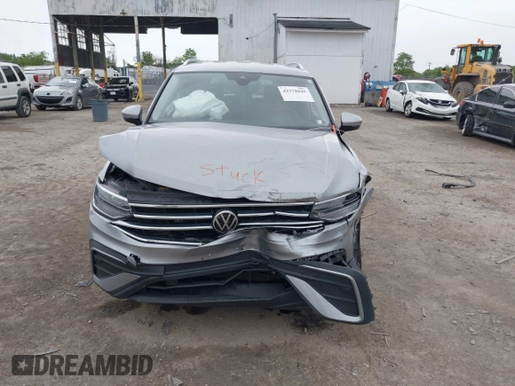 2023 Volkswagen Tiguan SE with VIN 3VV3B7AX1PM137324, listed as a IAAI auction lot 42378045 with 35,187 mi miles and . Bid and sale history available at DreamBid. Image 13.