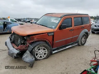 2008 Dodge Nitro SXT z VIN 1D8GT28K08W100620, wystawiony jako Copart lot #43131445 z przebiegiem 184 401 mil mil oraz Szkoda całkowita • Salvage title. Historia ofert i sprzedaży dostępna na DreamBid. Obrazek 1.