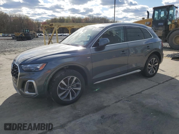 2023 Audi Q5 S line Premium Plus z VIN WA1EAAFY6P2052165, wystawiony jako Copart lot #52523495 z przebiegiem Nie podano mil oraz Szkody całkowita. Historia ofert i sprzedaży dostępna na DreamBid. Obrazek 1.