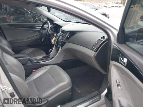 2014 Hyundai Sonata SE with VIN 5NPEC4AC3EH882711, listed as a IAAI auction lot 42192424 with 189,279 mi miles and . Bid and sale history available at DreamBid. Image 5.