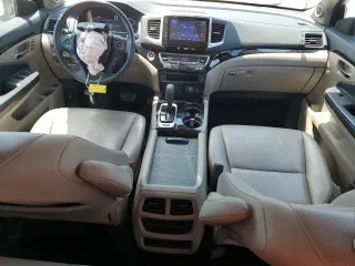 2017 Honda Ridgeline RTL-E z VIN 5FPYK3F79HB011456, wystawiony jako Copart lot #54184705 z przebiegiem 88 586 mil mil oraz Szkody całkowita. Historia ofert i sprzedaży dostępna na DreamBid. Obrazek 8.