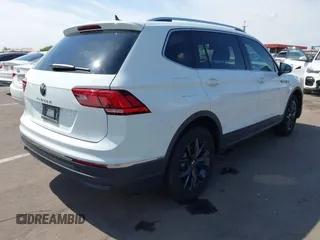 2024 Volkswagen Tiguan SE с VIN 3VV3B7AXXRM101084, выставлен на аукционе IAAI как лот 42196649 с пробегом 14 447 миль миль и . История ставок и продаж доступна на DreamBid. Изображение 4.