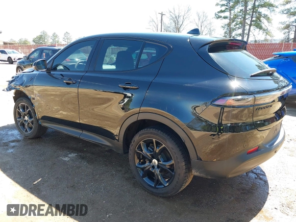 2024 Dodge Hornet GT z VIN ZACNDFAN6R3A40380, wystawiony jako IAAI lot #41772565 z przebiegiem 4 828 mil mil oraz . Historia ofert i sprzedaży dostępna na DreamBid. Obrazek 3.