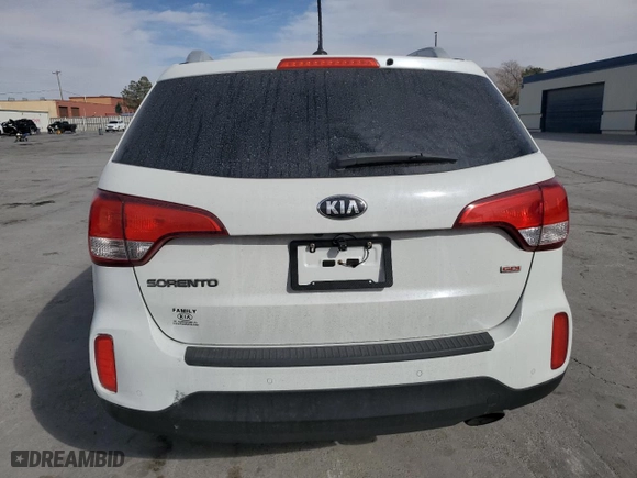 2015 Kia Sorento LX with VIN 5XYKTDA7XFG552496, listed as a Copart auction lot 46429435 with 177,927 mi miles and Salvage Title. Bid and sale history available at carsss.com. Image 6.