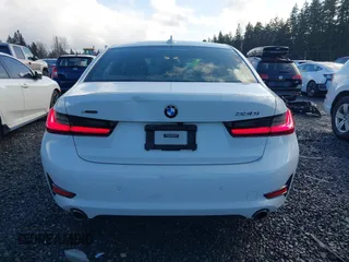 2019 BMW 3 Series 330i xDrive with VIN WBA5R7C51KFH13436, listed as a IAAI auction lot 41674961 with 40,672 mi miles. Bid and sale history available at carsss.com. Image 17.
