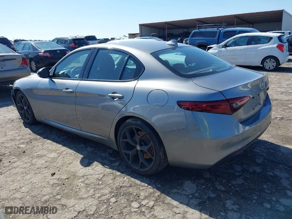 2020 Alfa Romeo Giulia with VIN ZARFAMAN2L7624764, listed as a IAAI auction lot 41623824 with 1 mi miles. Bid and sale history available at carsss.com. Image 14.