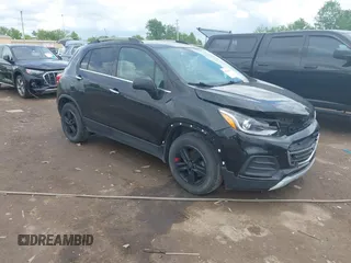 2019 Chevrolet Trax LT z VIN KL7CJLSB2KB789492, wystawiony jako IAAI lot #42240775 z przebiegiem 121 769 mil mil oraz . Historia ofert i sprzedaży dostępna na DreamBid. Obrazek 1.
