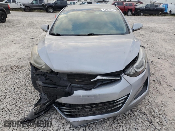 2015 Hyundai Elantra SE z VIN 5NPDH4AE2FH586787, wystawiony jako Copart lot #52965265 z przebiegiem 161 712 mil mil oraz Szkoda całkowita • Salvage title. Historia ofert i sprzedaży dostępna na DreamBid. Obrazek 5.