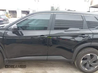 2024 Nissan Rogue SV z VIN 5N1BT3BA8RC760241, wystawiony jako IAAI lot #41956311 z przebiegiem 6 302 mil mil oraz . Historia ofert i sprzedaży dostępna na DreamBid. Obrazek 14.