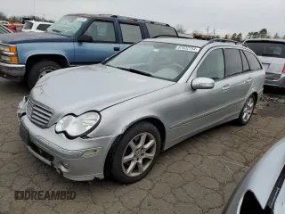 2005 Mercedes-Benz C 240 z VIN WDBRH81J55F654419, wystawiony jako Copart lot #87032754 z przebiegiem Nie podano mil oraz Szkody całkowita. Historia ofert i sprzedaży dostępna na DreamBid. Obrazek 1.