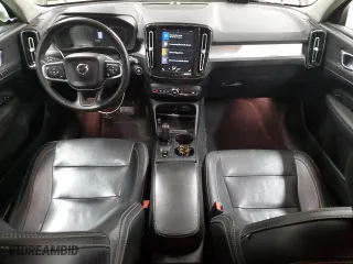 2019 Volvo XC40 Momentum with VIN YV4162XZ7K2009012, listed as a Copart auction lot 51785795 with 80,607 mi miles and Salvage Title. Bid and sale history available at carsss.com. Image 8.