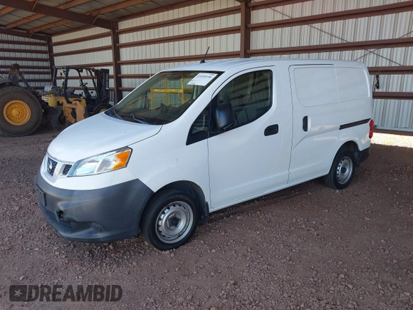 2015 Nissan NV200 S z VIN 3N6CM0KN3FK735497, wystawiony jako IAAI lot #41699156 z przebiegiem 61 581 mil mil oraz . Historia ofert i sprzedaży dostępna na DreamBid. Obrazek 2.