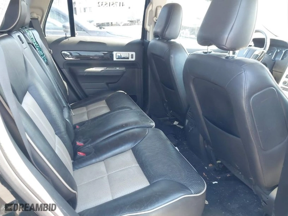 2009 Lincoln MKX with VIN 2LMDU88C69BJ02093, listed as a IAAI auction lot 41751532 with 172,431 mi miles. Bid and sale history available at carsss.com. Image 8.