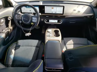 2023 Genesis GV60 Performance z VIN KMUKEDTB4PU004583, wystawiony jako Copart lot #57499534 z przebiegiem 45 311 mil mil oraz Tytuł czysty. Historia ofert i sprzedaży dostępna na DreamBid. Obrazek 8.