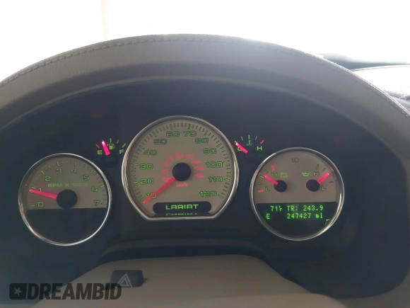 2006 Ford F-150 XLT z VIN 1FTPW14V76KD99737, wystawiony jako IAAI lot #42473412 z przebiegiem 247 427 mil mil oraz . Historia ofert i sprzedaży dostępna na DreamBid. Obrazek 7.