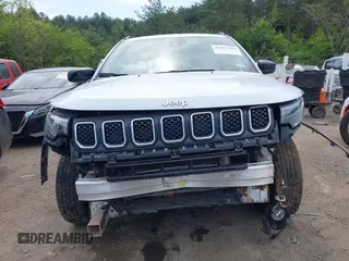 2024 Jeep Compass Latitude with VIN 3C4NJDBN2RT603650, listed as a IAAI auction lot 42012219 with 35,197 mi miles. Bid and sale history available at carsss.com. Image 6.