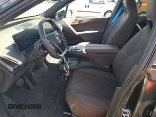 2024 BMW iX M60 z VIN WB533CF00RCN01751, wystawiony jako Copart lot #74145244 z przebiegiem 21 347 mil mil oraz Szkoda całkowita • Salvage title. Historia ofert i sprzedaży dostępna na DreamBid. Obrazek 7.