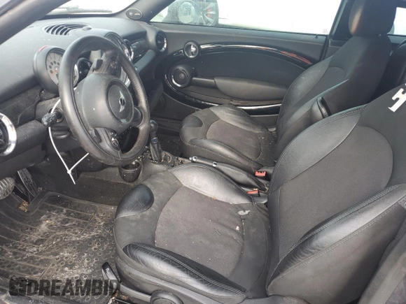2014 MINI Coupe S z VIN WMWSX3C59ET773064, wystawiony jako Copart lot #42989015 z przebiegiem 135 005 mil mil oraz Szkoda całkowita • Salvage title. Historia ofert i sprzedaży dostępna na DreamBid. Obrazek 7.