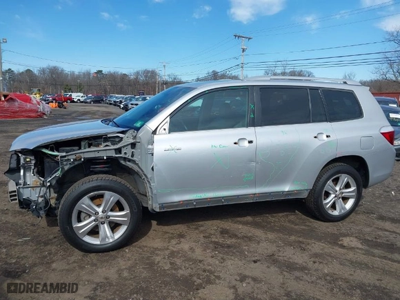 2008 Toyota Highlander Limited with VIN JTEES42A582037201, listed as a IAAI auction lot 41610521 with 222,888 mi miles. Bid and sale history available at carsss.com. Image 18.