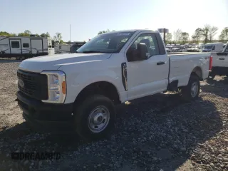 2023 Ford F-250 XL z VIN 1FTBF2BA5PED66929, wystawiony jako Copart lot #52190155 z przebiegiem Nie podano mil oraz Szkody całkowita. Historia ofert i sprzedaży dostępna na DreamBid. Obrazek 1.