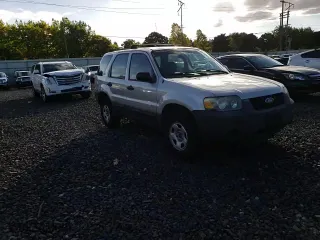 2007 Ford Escape XLS with VIN 1FMYU92Z97KA43155, listed as a Copart auction lot 75567154 with 240,603 mi miles and Salvage Title. Bid and sale history available at carsss.com. Image 11.