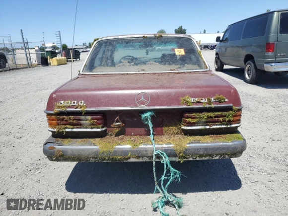 1982 Mercedes-Benz 300 D z VIN WDBAB33A0CB004853, wystawiony jako Copart lot #60577005 z przebiegiem 337 870 mil mil oraz Czysty tytuł • Clean title. Historia ofert i sprzedaży dostępna na DreamBid. Obrazek 6.