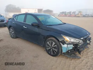 2021 Nissan Altima SV z VIN 1N4BL4DV6MN388332, wystawiony jako IAAI lot #41499128 z przebiegiem 86 600 mil mil oraz . Historia ofert i sprzedaży dostępna na DreamBid. Obrazek 1.