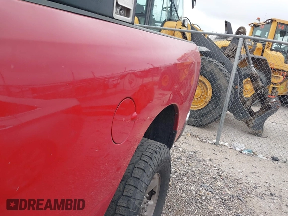 2015 Ram 2500 SLT with VIN 3C6TR5DT2FG576205, listed as a IAAI auction lot 42173472 with 334,933 mi miles. Bid and sale history available at carsss.com. Image 6.