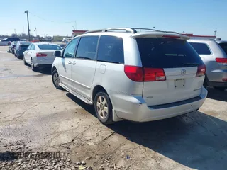 2004 Toyota Sienna XLE z VIN 5TDZA22C84S147404, wystawiony jako IAAI lot #41638416 z przebiegiem 181 672 mil mil oraz . Historia ofert i sprzedaży dostępna na DreamBid. Obrazek 3.