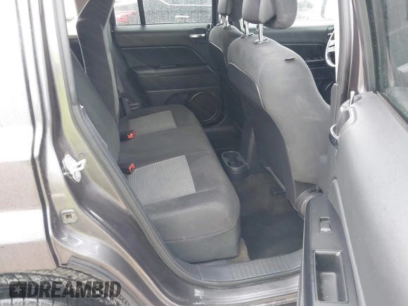 2016 Jeep Patriot Latitude with VIN 1C4NJPFB7GD682060, listed as a IAAI auction lot 41898444 with 67,717 mi miles and . Bid and sale history available at DreamBid. Image 8.