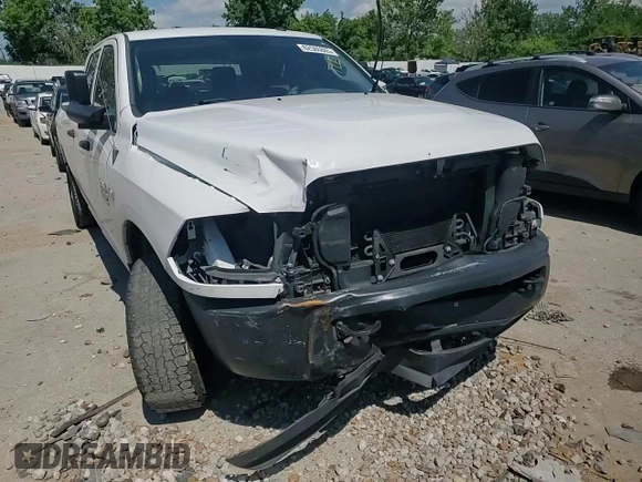 2017 Ram 2500 Tradesman z VIN 3C6TR4HT8HG578001, wystawiony jako Copart lot #62586865 z przebiegiem 261 103 mil mil oraz Szkoda całkowita • Salvage title. Historia ofert i sprzedaży dostępna na DreamBid. Obrazek 13.