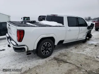 2021 GMC Sierra 2500HD AT4 with VIN 1GT49PEY4MF112141, listed as a Copart auction lot 88981925 with 95,803 mi miles and Salvage Title. Bid and sale history available at carsss.com. Image 3.
