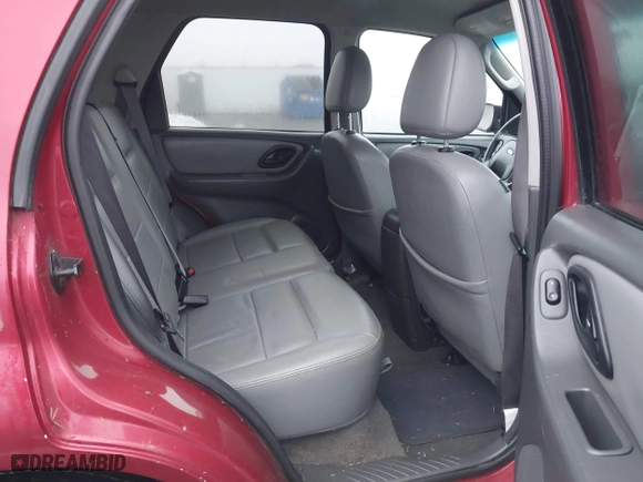 2007 Ford Escape XLT with VIN 1FMCU03147KC00069, listed as a IAAI auction lot 41343434 with 209,220 mi miles. Bid and sale history available at carsss.com. Image 8.