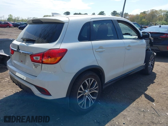 2018 Mitsubishi Outlander SE z VIN JA4AP3AW3JU011695, wystawiony jako IAAI lot #42144112 z przebiegiem 69 228 mil mil oraz . Historia ofert i sprzedaży dostępna na DreamBid. Obrazek 4.