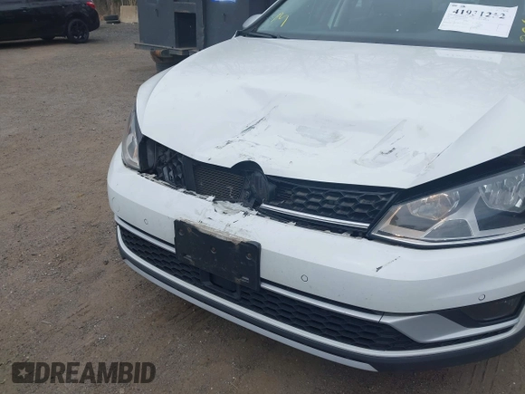 2017 Volkswagen Golf S z VIN 3VWH17AU8HM515411, wystawiony jako IAAI lot #41931252 z przebiegiem 106 421 mil mil oraz . Historia ofert i sprzedaży dostępna na DreamBid. Obrazek 6.