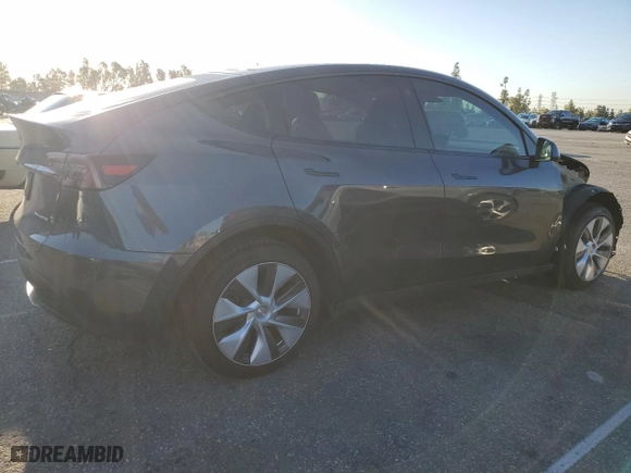 2022 Tesla Model Y Long Range with VIN 7SAYGDEE5NA022384, listed as a Copart auction lot 49283345 with 31,925 mi miles and Salvage Title. Bid and sale history available at carsss.com. Image 3.