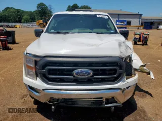 2022 Ford F-150 XL with VIN 1FTMF1CB8NKE12827, listed as a Copart auction lot 57068575 with 83,742 mi miles and Salvage title. Bid and sale history available at DreamBid. Image 5.