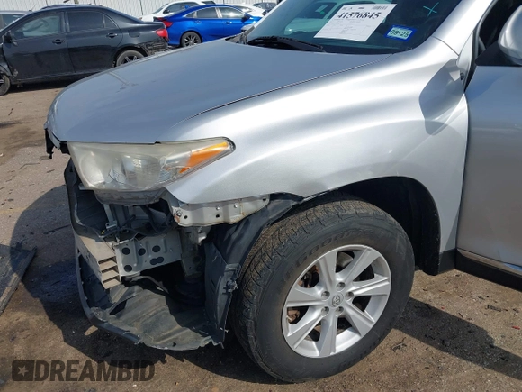 2013 Toyota Highlander with VIN 5TDZA3EH4DS045790, listed as a IAAI auction lot 41576845 with 216,668 mi miles and . Bid and sale history available at DreamBid. Image 6.