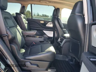 2023 Lincoln Aviator Reserve z VIN 5LM5J7WC1PGL14599, wystawiony jako Copart lot #42214515 z przebiegiem 70 737 mil mil oraz Szkoda całkowita • Salvage title. Historia ofert i sprzedaży dostępna na DreamBid. Obrazek 10.
