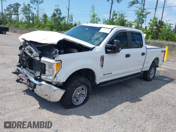 2017 Ford Super Duty F-250 SRW Lariat with VIN 1FT7W2BT6HEF43514, listed as a IAAI auction lot 41101292 with 396,099 mi miles. Bid and sale history available at carsss.com. Image 17.