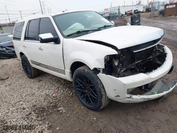 2007 Lincoln Navigator with VIN 5LMFU28567LJ13270, listed as a IAAI auction lot 41537706 with 206,707 mi miles. Bid and sale history available at carsss.com. Image 1.