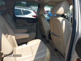 2007 Chevrolet Suburban LT with VIN 3GNFC16027G260735, listed as a IAAI auction lot 42584003 with 177,628 mi miles and . Bid and sale history available at DreamBid. Image 8.
