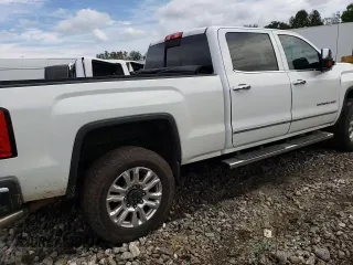 2015 GMC Sierra 2500HD Denali z VIN 1GT120EGXFF591111, wystawiony jako Copart lot #74296454 z przebiegiem 92 693 mil mil oraz Szkoda całkowita • Salvage title. Historia ofert i sprzedaży dostępna na DreamBid. Obrazek 13.