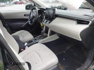 2022 Toyota Corolla Cross L with VIN 7MUAAABG6NV032964, listed as a IAAI auction lot 42458401 with 33,777 mi miles and . Bid and sale history available at DreamBid. Image 5.