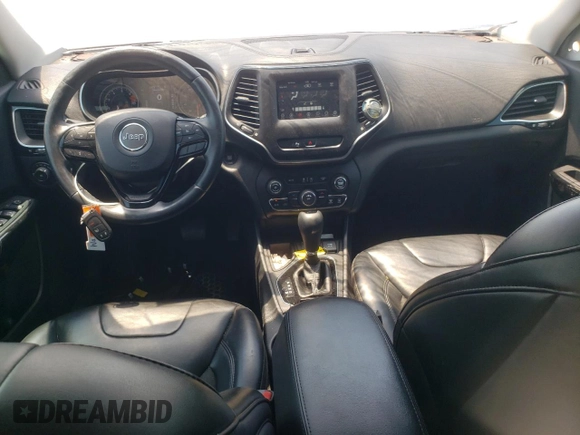 2019 Jeep Cherokee Latitude Plus z VIN 1C4PJLLB5KD406667, wystawiony jako Copart lot #62177795 z przebiegiem 131 822 mil mil oraz Szkoda całkowita • Salvage title. Historia ofert i sprzedaży dostępna na DreamBid. Obrazek 8.