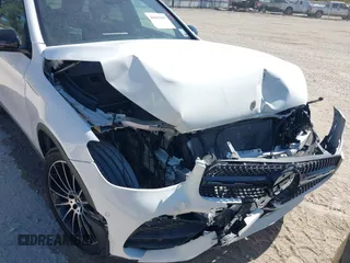 2022 Mercedes-Benz GLC with VIN W1N0G8DB8NV353854, listed as a IAAI auction lot 40655985 with 23,591 mi miles. Bid and sale history available at carsss.com. Image 6.