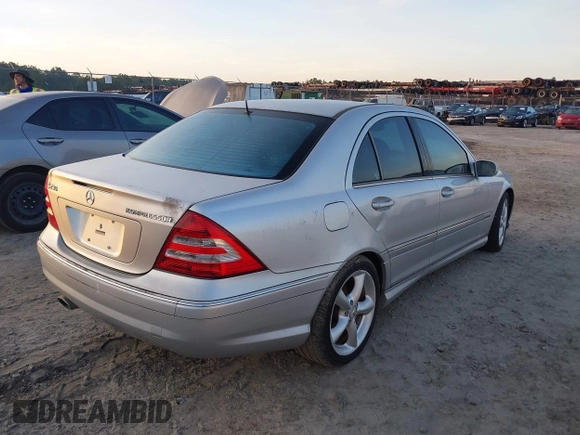 2005 Mercedes-Benz C 230 Kompressor z VIN WDBRF40J25F627419, wystawiony jako IAAI lot #42824137 z przebiegiem 180 202 mil mil oraz . Historia ofert i sprzedaży dostępna na DreamBid. Obrazek 4.