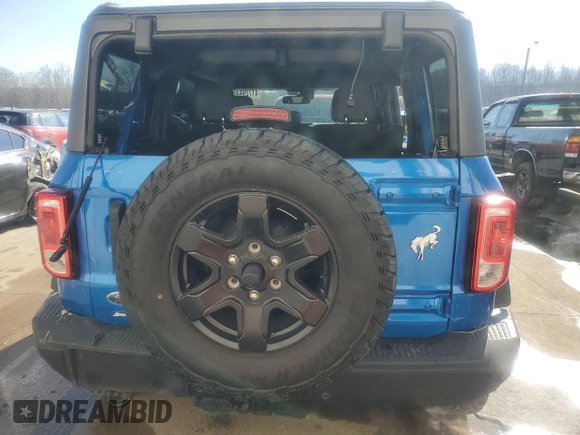 2023 Ford Bronco z VIN 1FMEE5BP9PLC15220, wystawiony jako Copart lot #41729435 z przebiegiem 10 855 mil mil oraz Szkoda całkowita • Salvage title. Historia ofert i sprzedaży dostępna na DreamBid. Obrazek 6.