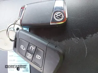 2022 Volkswagen Atlas SE с VIN 1V2KR2CA1NC536507, выставлен на аукционе IAAI как лот 42078077 с пробегом 59 539 миль миль и . История ставок и продаж доступна на DreamBid. Изображение 11.