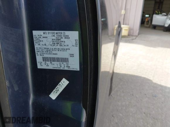 2004 Ford F-150 XLT with VIN 1FTPX14534NC28685, listed as a IAAI auction lot 42117324 with 171,627 mi miles and . Bid and sale history available at DreamBid. Image 9.